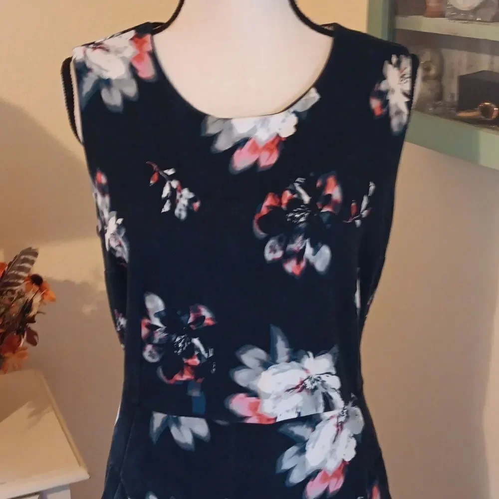 Lands' End Dark Floral Sleeveless Ponte Dress - Picture 2 of 11